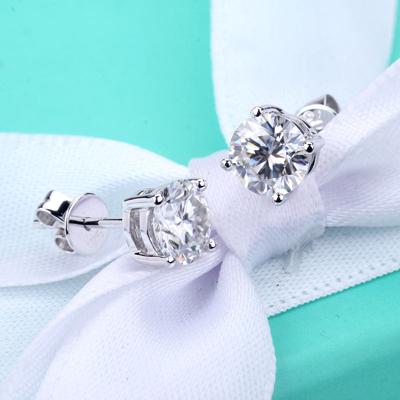 Moissanite earrings, snowflake classic six-claw S925 silver earrings, silver jewelry earrings, 50 points, one carat earrings