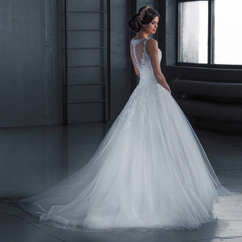 French style wedding dress for brides with shoulders, heavy workmanship, fairy-like, sexy, slim and simple dress