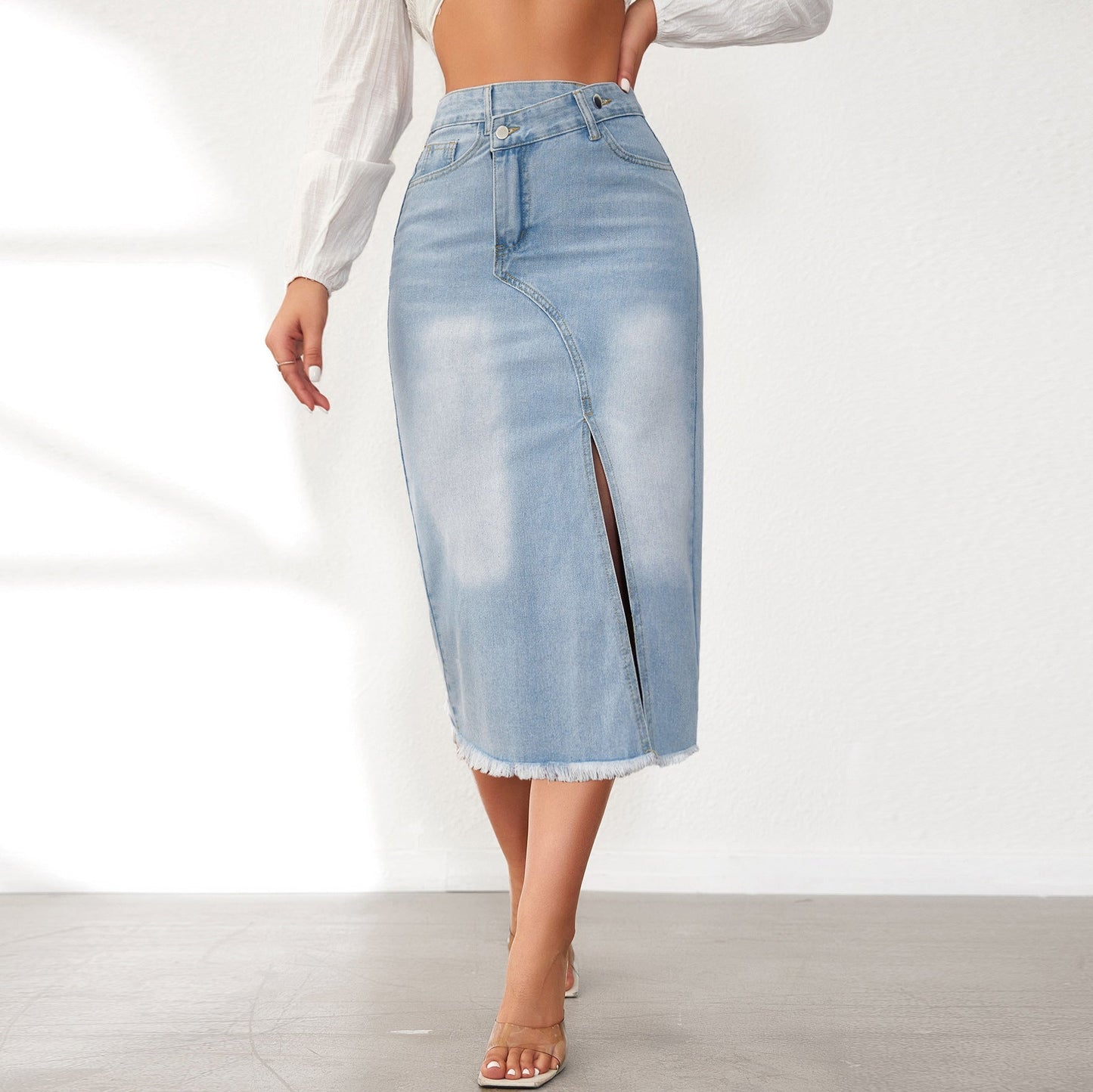 Midi-length raw edge front slit high waist denim skirt